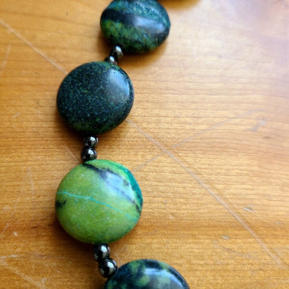 Green Jasper round beads and Hematite necklace. - Picture 3 of 5